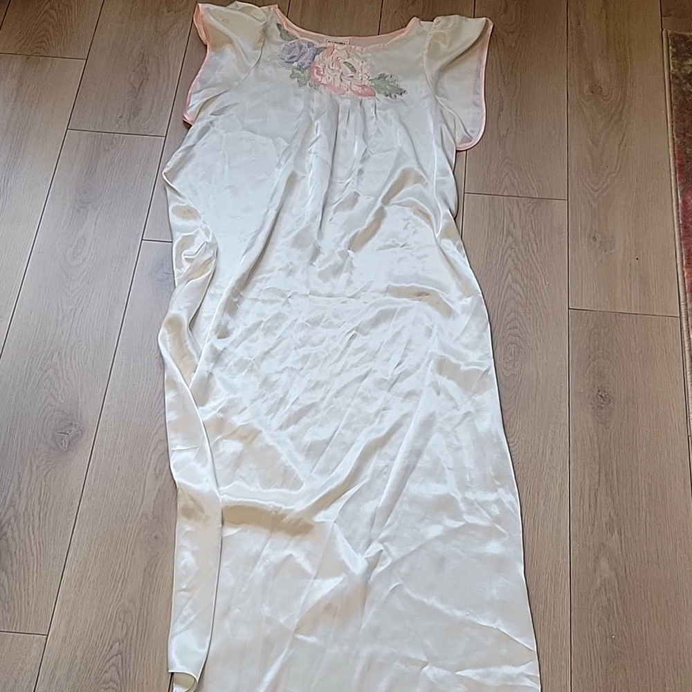 Vintage Natori Long Nightgown Silky Wet Look size S